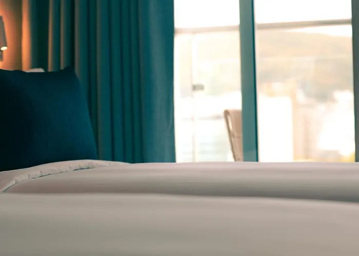 Connect & Hotel